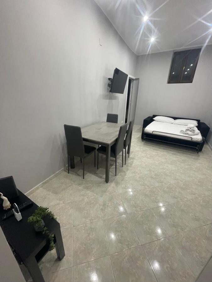 L'Aurora House Apartment เนเปิลส์ ภายนอก รูปภาพ